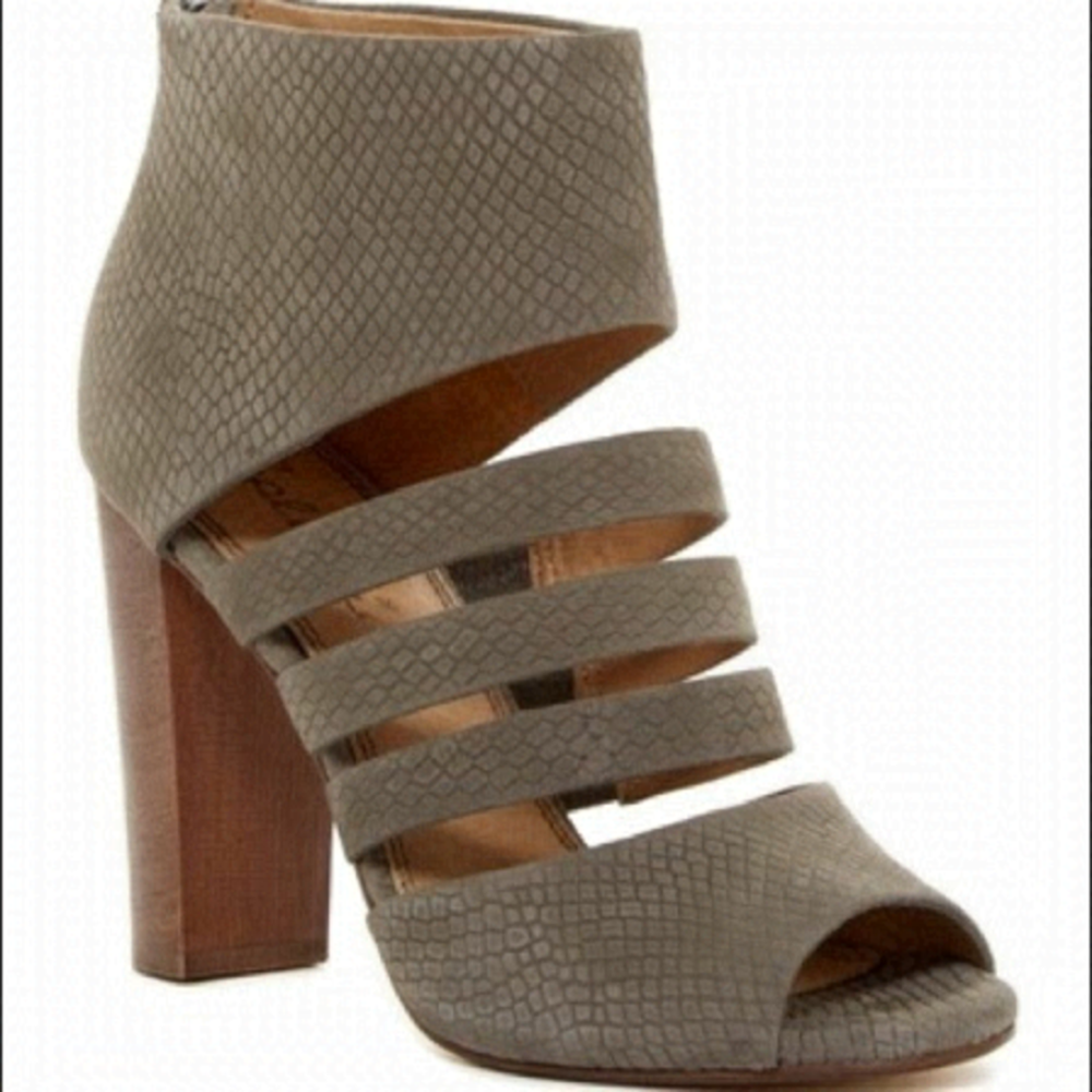 SPLENDID jackie cut out peep toe fine leather
